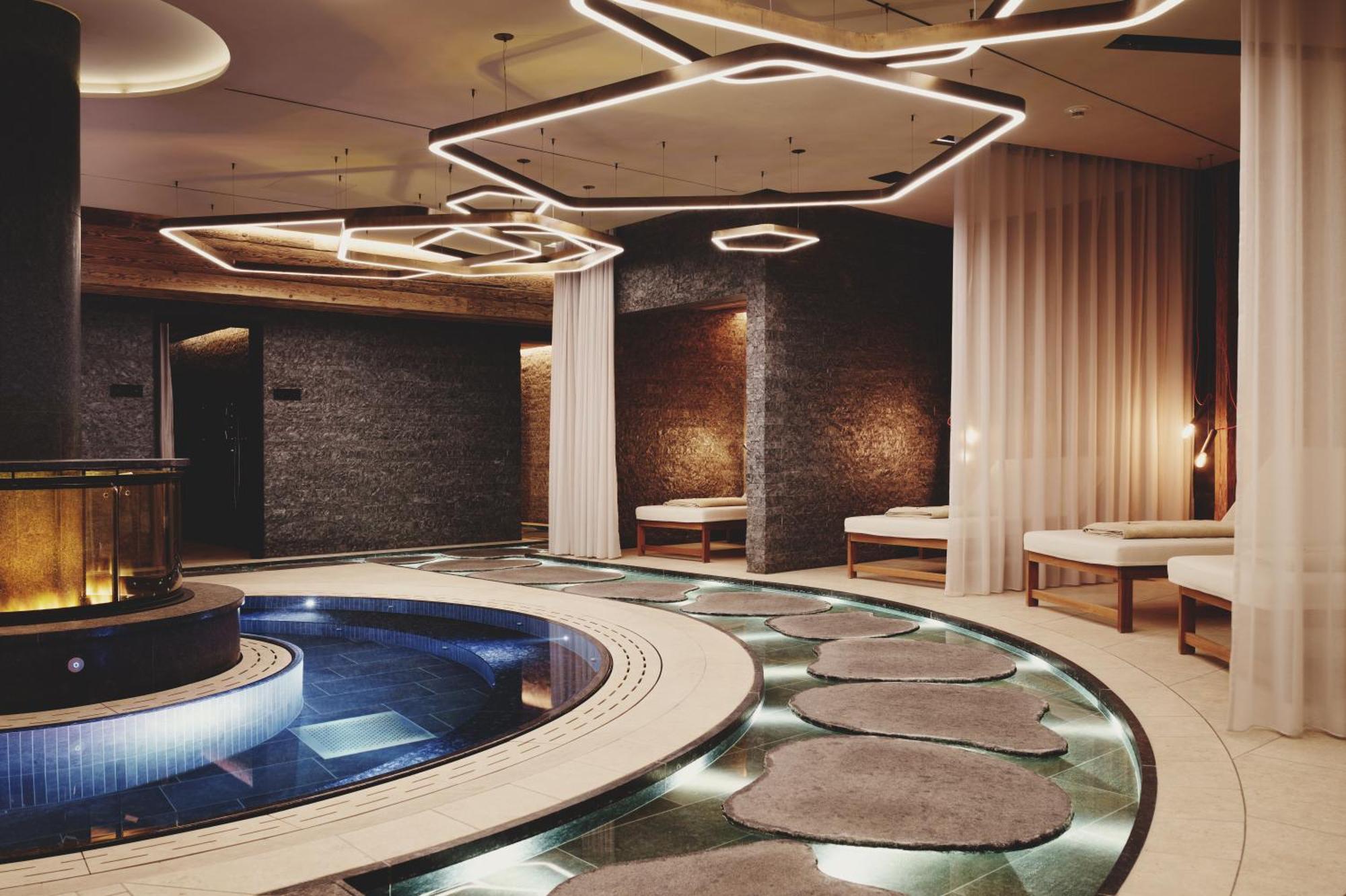 Burg Hotel Oberlech Ngoại thất bức ảnh